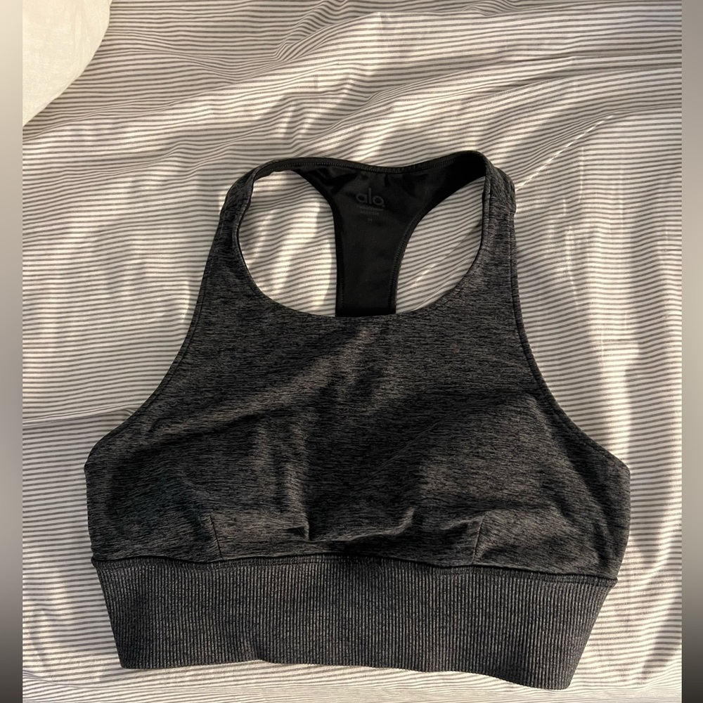 ALO YOGA SPORTS BRA (matching set to leggings)
